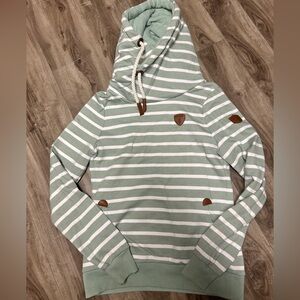 Wanakome hoodie size medium